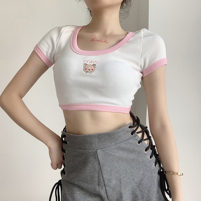 Haut court tendance broderie cartoon femme