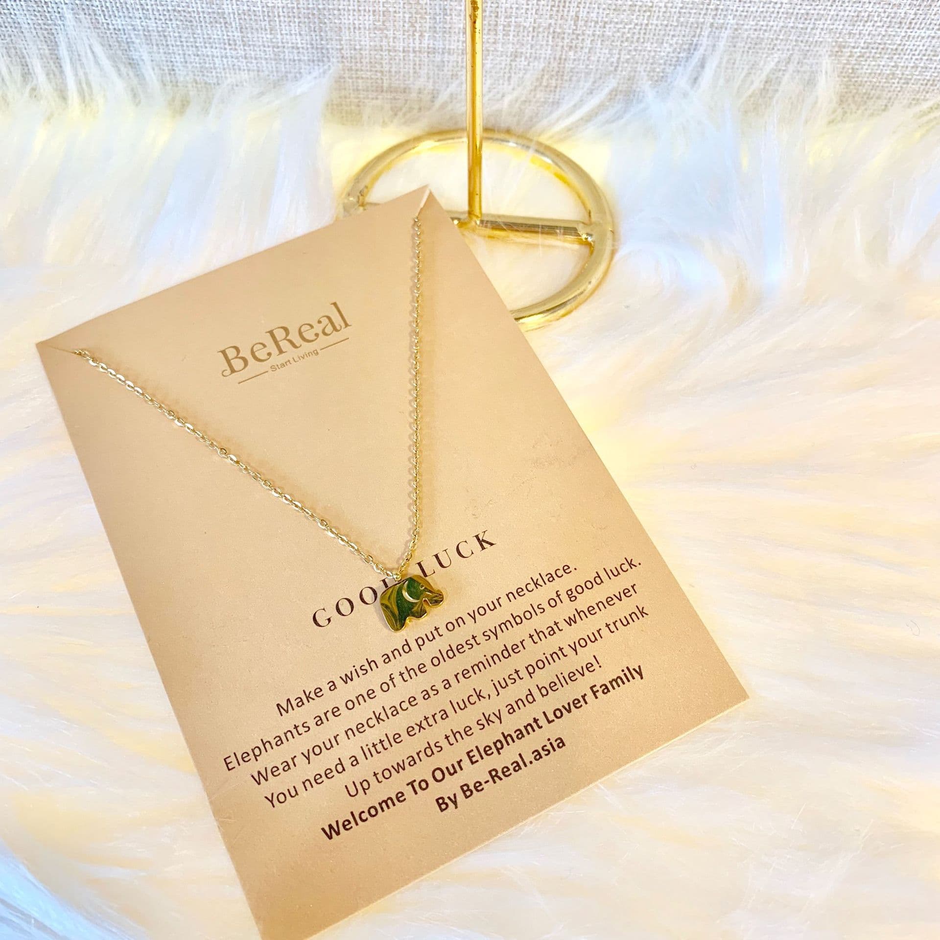 Collier éléphant porte-bonheur tendance or rose 18K