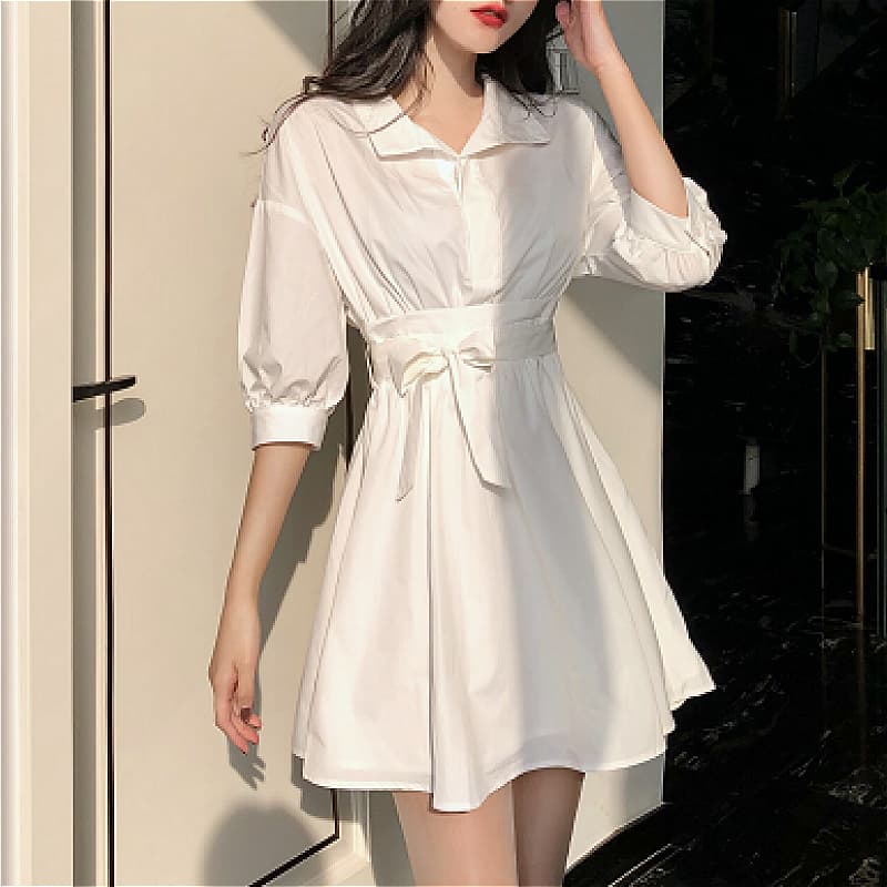 Robe femme tendance vintage blanche taille haute