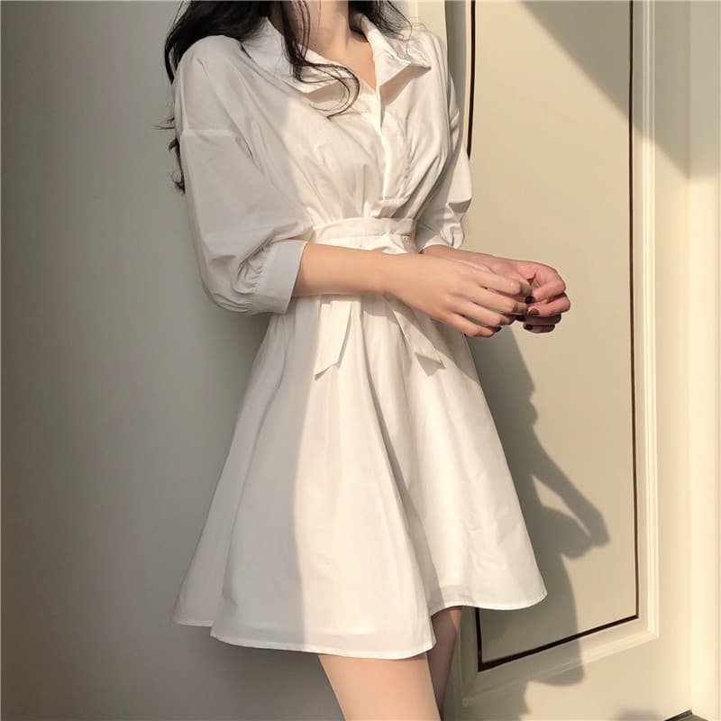 Robe femme tendance vintage blanche taille haute