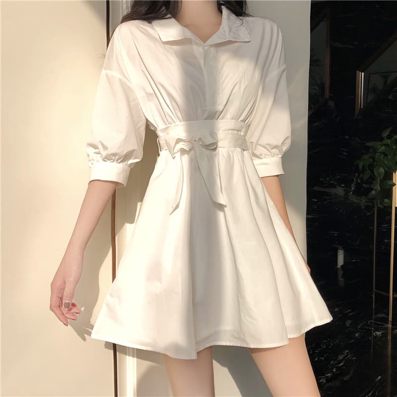 Robe femme tendance vintage blanche taille haute