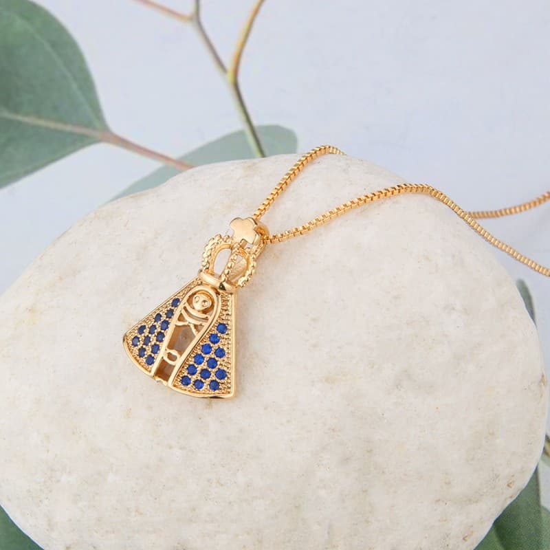 Collier tendance croix Madonna plaqué or 18K avec zircon