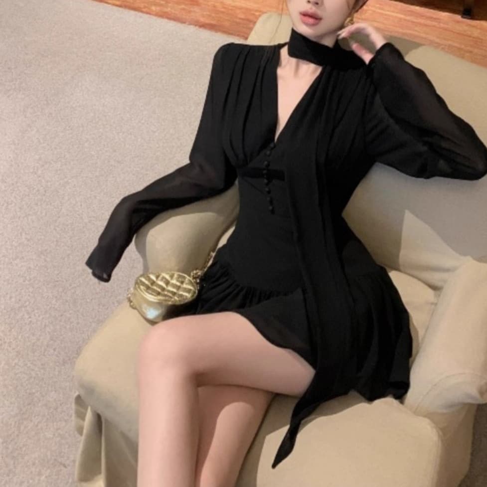 Robe dos nu violette tendance à taille cintrée