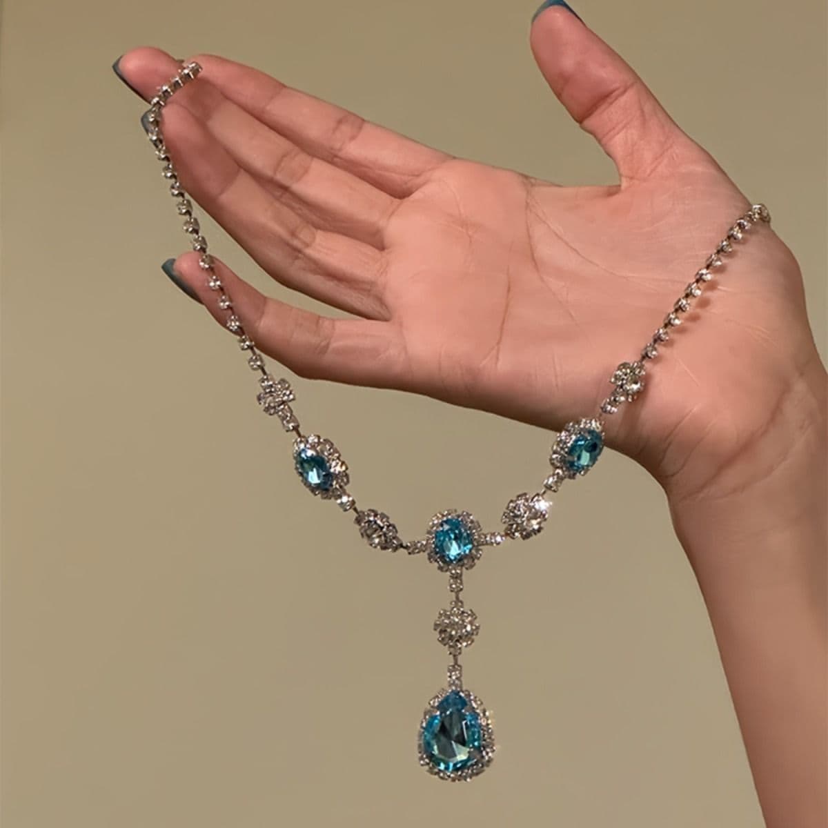 Collier et Boucles d’Oreilles Goutte d’Eau Bleue Tendance